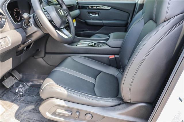 new 2025 Honda Pilot car, priced at $50,031