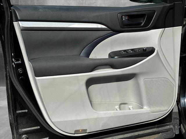 used 2015 Toyota Highlander car, priced at $18,498