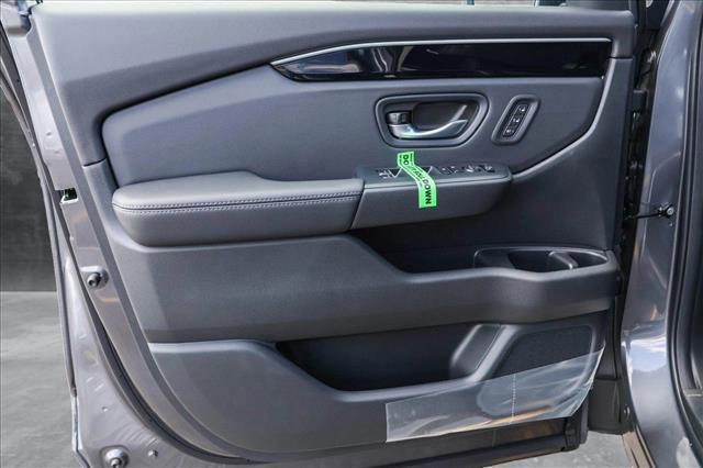 new 2025 Honda Pilot car, priced at $47,231