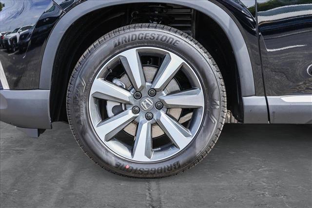 new 2025 Honda Pilot car, priced at $50,677