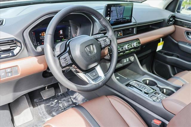 new 2025 Honda Pilot car, priced at $50,677
