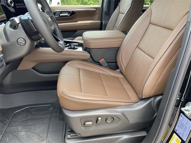 new 2025 Chevrolet Suburban car, priced at $86,630