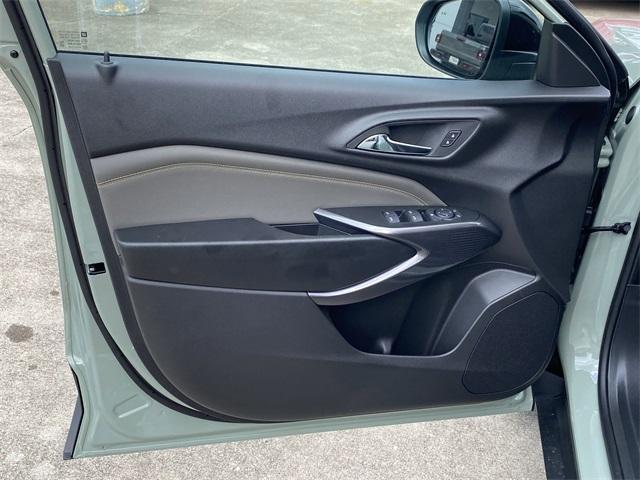 new 2025 Chevrolet Trax car, priced at $25,881
