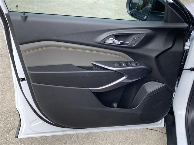 new 2025 Chevrolet Trax car, priced at $26,690