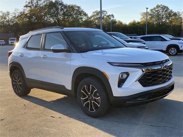 new 2025 Chevrolet TrailBlazer car, priced at $30,035