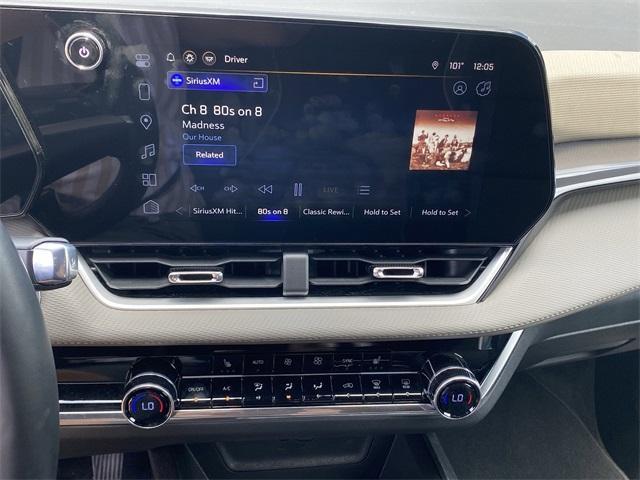 used 2025 Chevrolet Equinox car, priced at $28,900