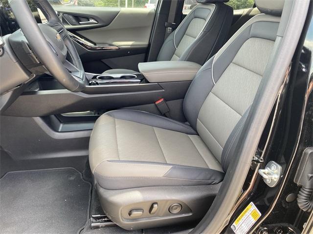 used 2025 Chevrolet Equinox car, priced at $28,900