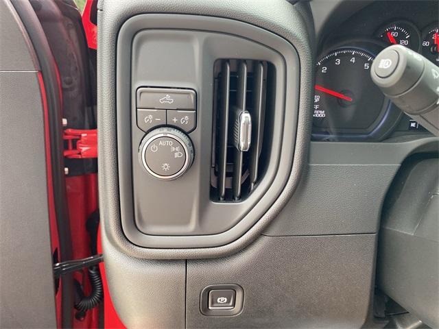 new 2025 Chevrolet Silverado 1500 car, priced at $43,020