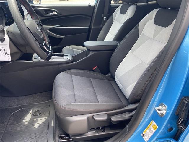 new 2025 Chevrolet Trax car, priced at $24,925
