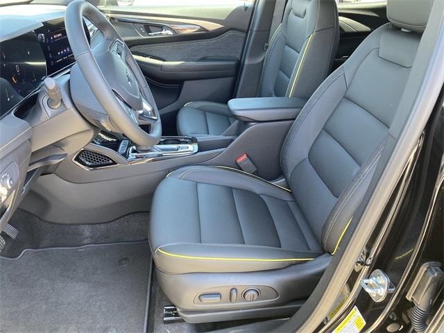new 2025 Chevrolet TrailBlazer car, priced at $27,663