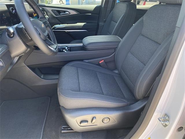 new 2025 Chevrolet Traverse car, priced at $42,945