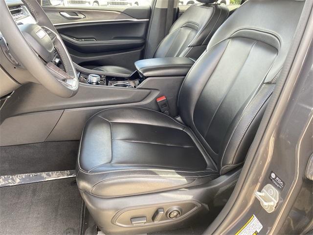 used 2023 Jeep Grand Cherokee car, priced at $29,877