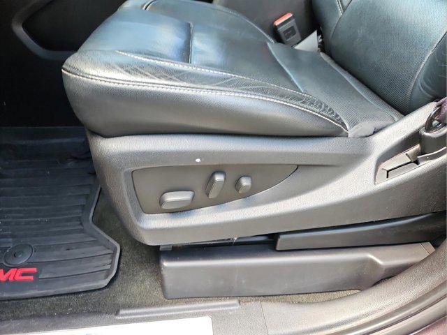 used 2016 GMC Yukon car, priced at $18,886