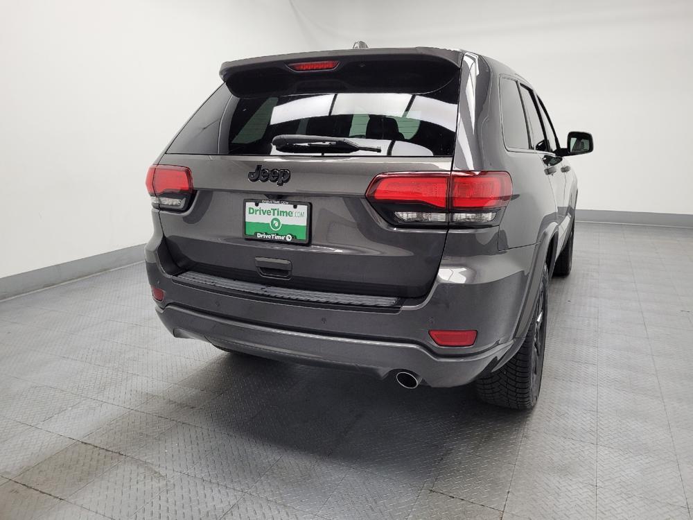 used 2017 Jeep Grand Cherokee car, priced at $17,295