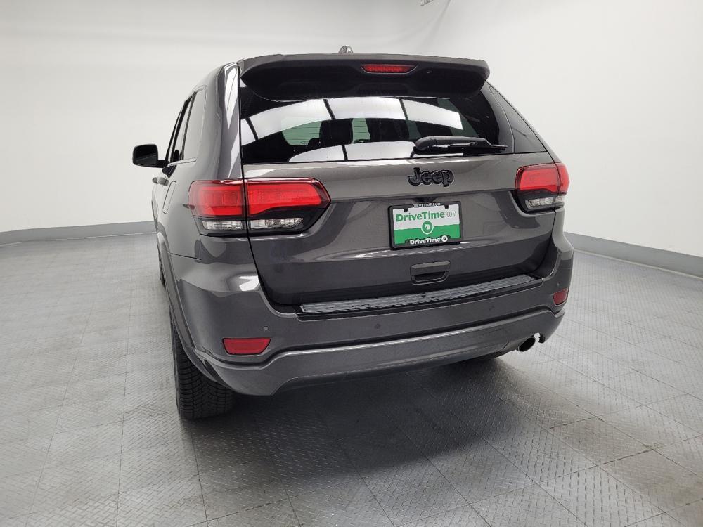 used 2017 Jeep Grand Cherokee car, priced at $17,295