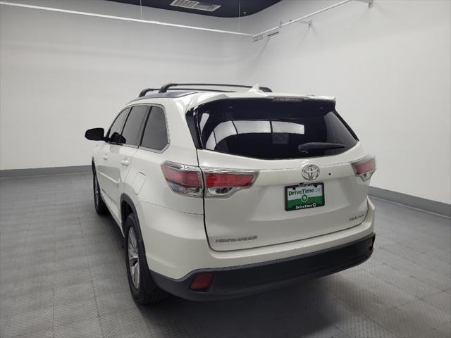 used 2015 Toyota Highlander car, priced at $18,895