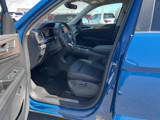 new 2025 Volkswagen Atlas car, priced at $47,500
