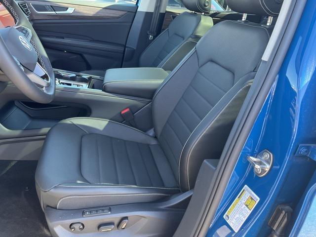 new 2025 Volkswagen Atlas car, priced at $47,500