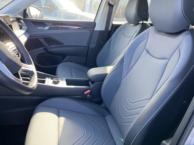 new 2025 Volkswagen Tiguan car, priced at $37,577