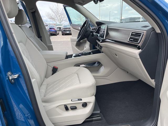 new 2025 Volkswagen Atlas car, priced at $53,000