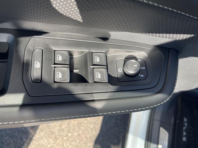 new 2026 Volkswagen Atlas Cross Sport car, priced at $56,751