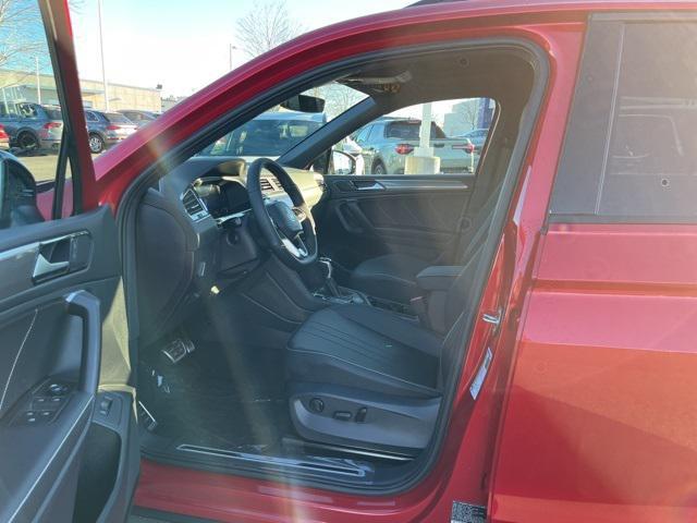 new 2024 Volkswagen Tiguan car, priced at $34,000