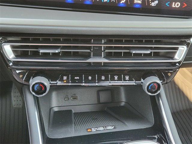 new 2025 Chevrolet Traverse car, priced at $41,339