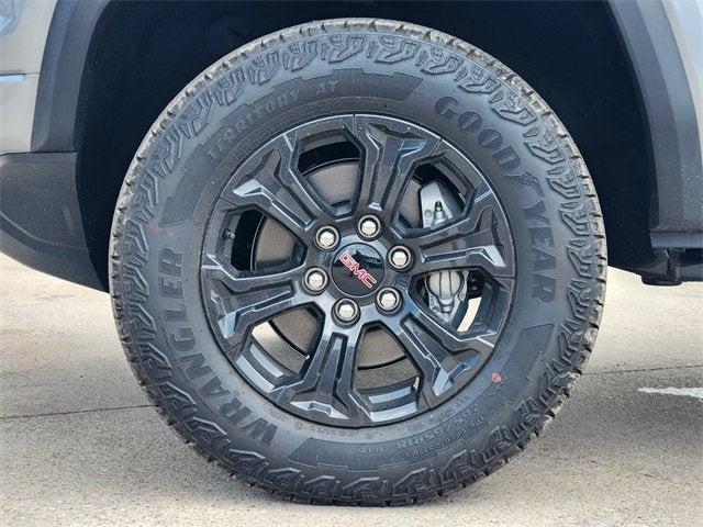 new 2025 GMC Canyon car, priced at $41,650