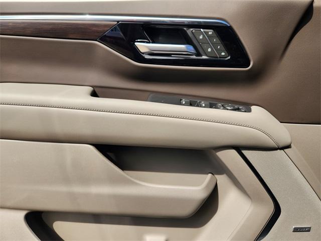 new 2025 Chevrolet Suburban car, priced at $70,675