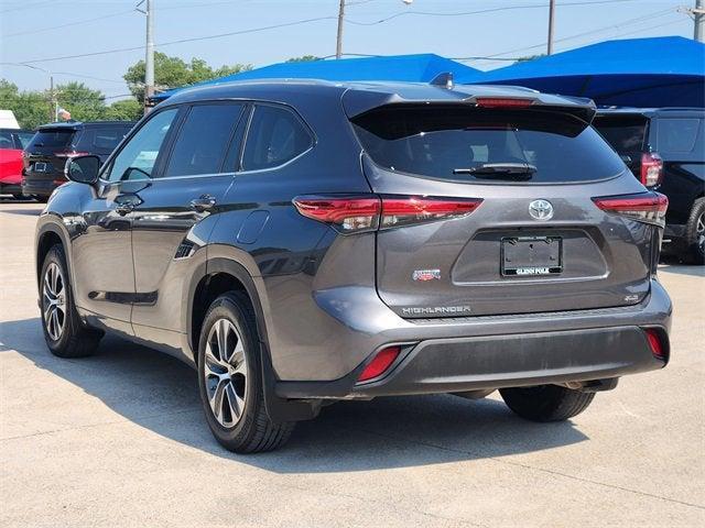 used 2023 Toyota Highlander car, priced at $35,500