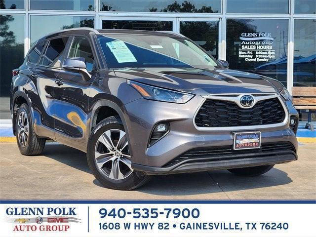 used 2023 Toyota Highlander car, priced at $35,500