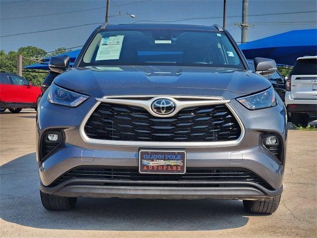 used 2023 Toyota Highlander car, priced at $35,500