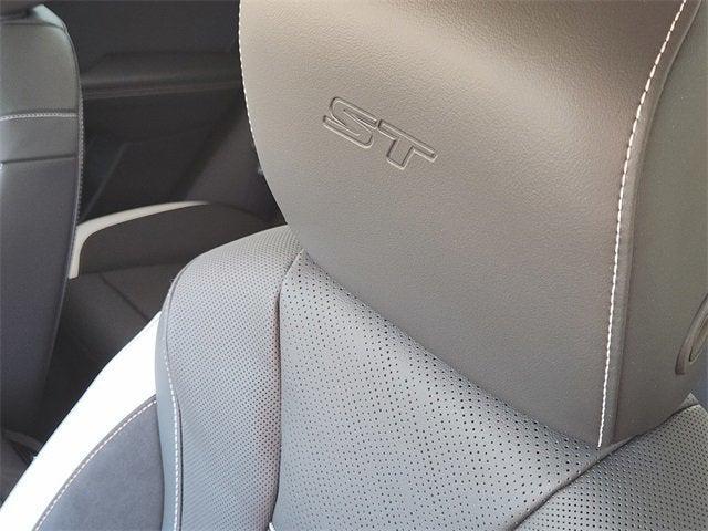 new 2025 Buick Envision car, priced at $39,740