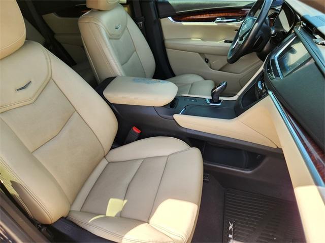 used 2017 Cadillac XT5 car, priced at $15,000