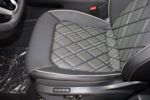 new 2025 Volkswagen Atlas car, priced at $57,869