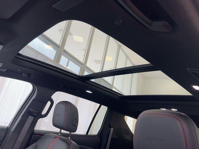 used 2024 Chevrolet Traverse car, priced at $46,998