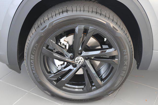 new 2025 Volkswagen Atlas Cross Sport car, priced at $51,561