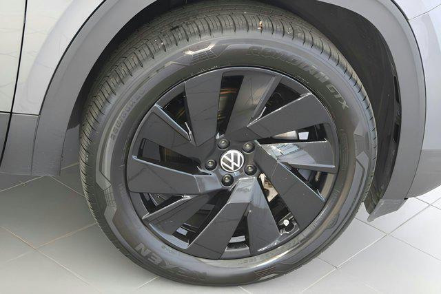 used 2024 Volkswagen Atlas Cross Sport car, priced at $33,498