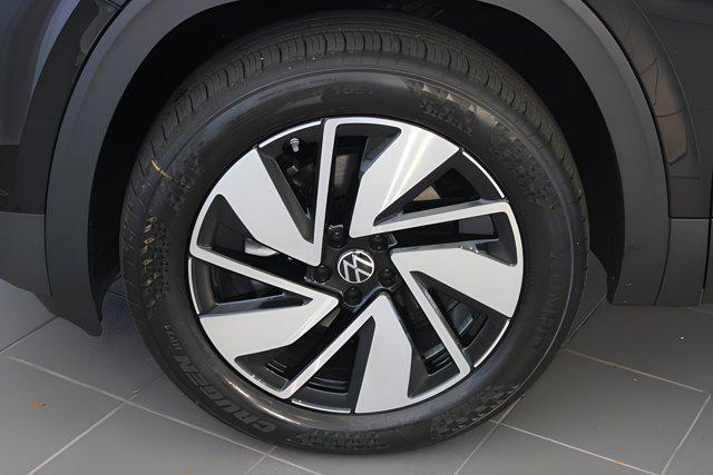 new 2025 Volkswagen Atlas car, priced at $50,794