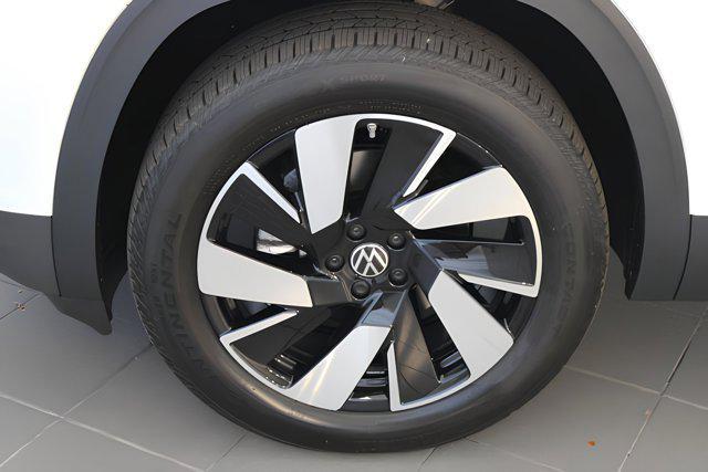new 2025 Volkswagen Atlas Cross Sport car, priced at $45,441