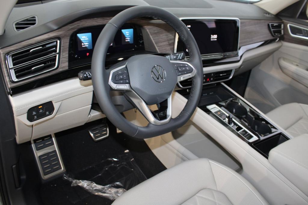 new 2024 Volkswagen Atlas car, priced at $54,092