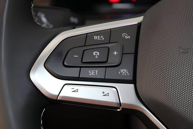 new 2025 Volkswagen Atlas car, priced at $50,851