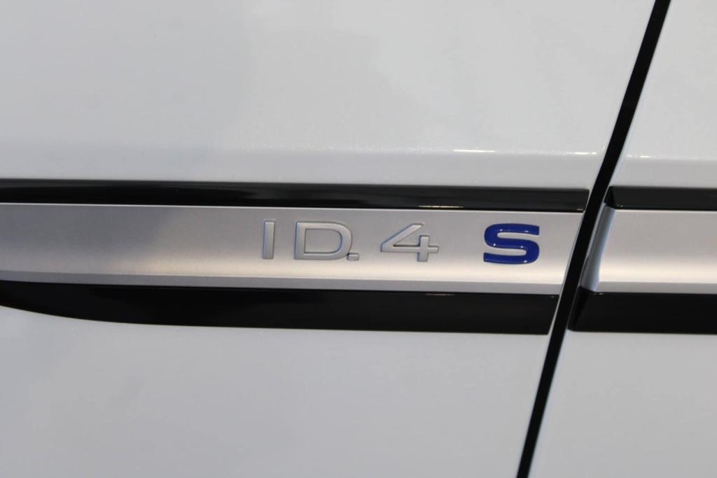 new 2024 Volkswagen ID.4 car, priced at $46,111