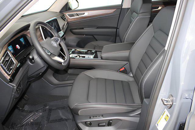 new 2025 Volkswagen Atlas car, priced at $47,631