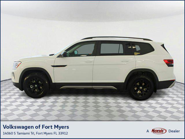 new 2025 Volkswagen Atlas car, priced at $49,076