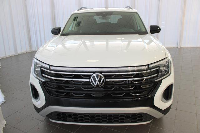 new 2025 Volkswagen Atlas car, priced at $49,076