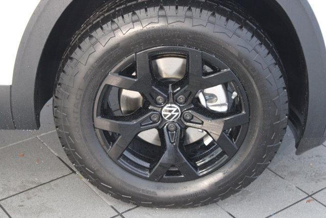new 2025 Volkswagen Atlas car, priced at $49,076