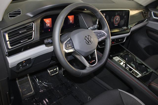 new 2025 Volkswagen Atlas car, priced at $49,076