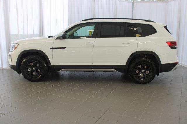 new 2025 Volkswagen Atlas car, priced at $49,076