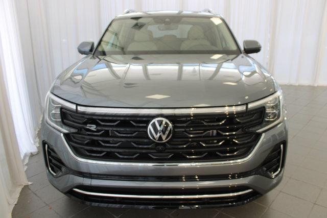 new 2025 Volkswagen Atlas car, priced at $55,626